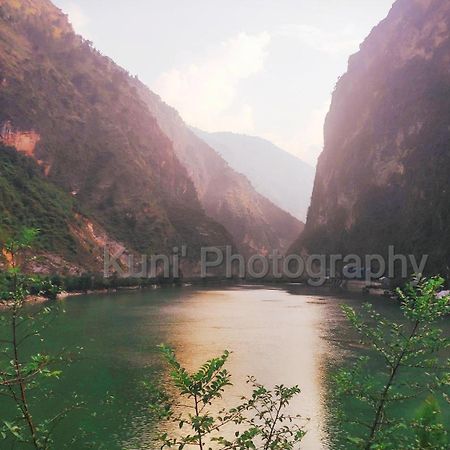 Tirthan Grand Riverside Banjār 외부 사진