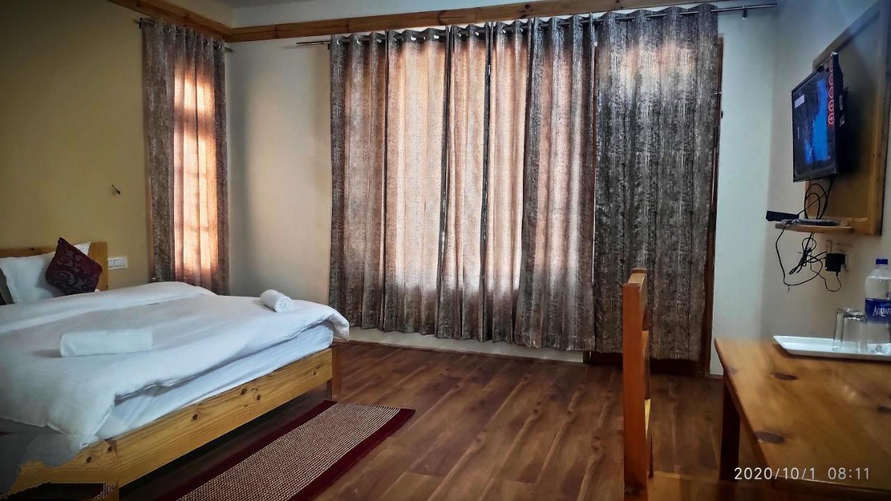Tirthan Grand Riverside Banjār 외부 사진