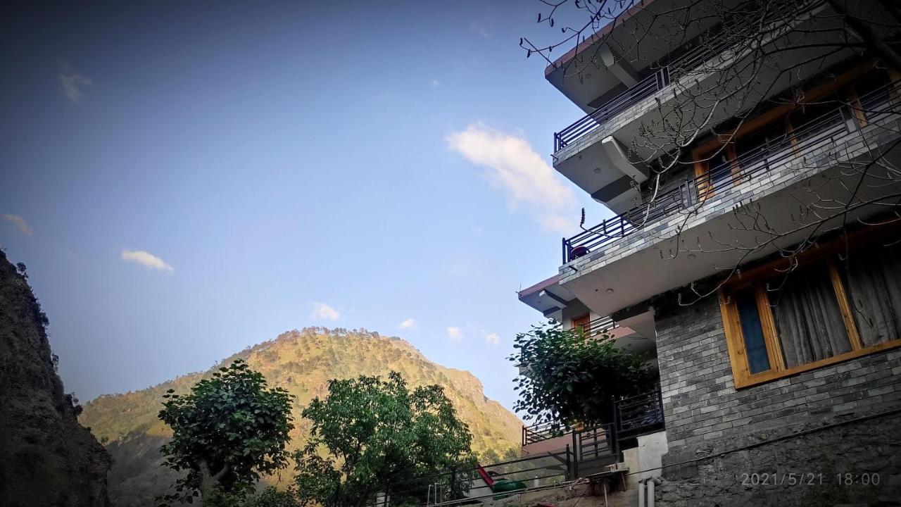 Tirthan Grand Riverside Banjār 외부 사진