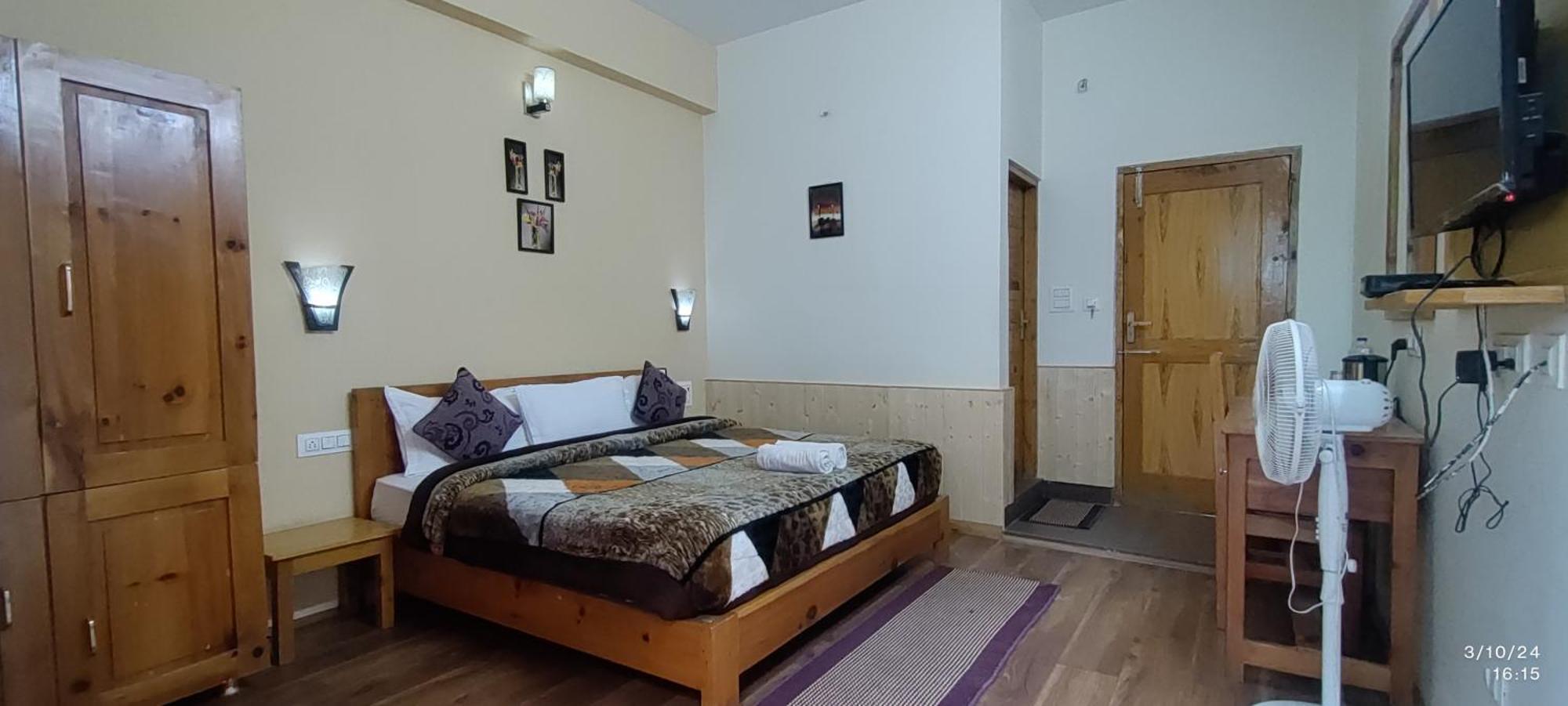Tirthan Grand Riverside Banjār 외부 사진