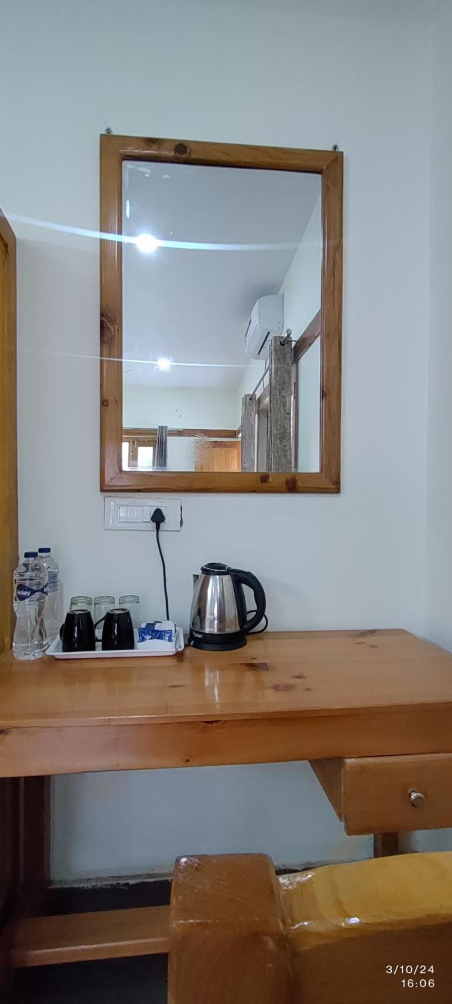 Tirthan Grand Riverside Banjār 외부 사진
