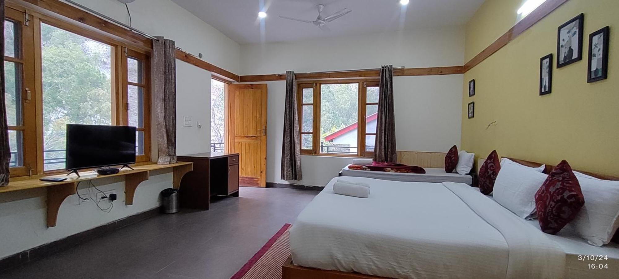 Tirthan Grand Riverside Banjār 외부 사진