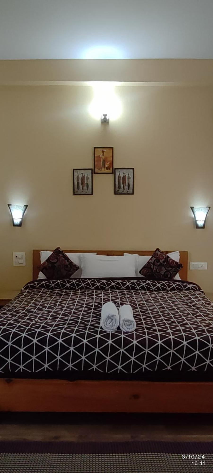 Tirthan Grand Riverside Banjār 외부 사진