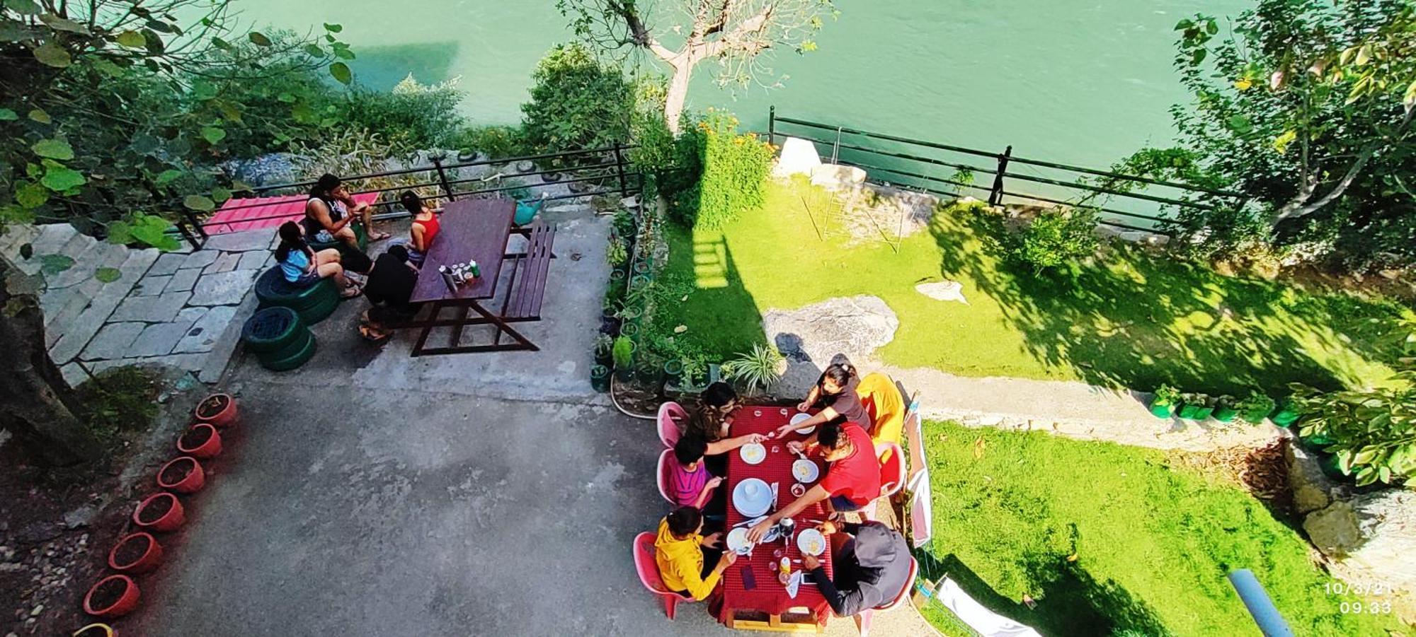 Tirthan Grand Riverside Banjār 외부 사진