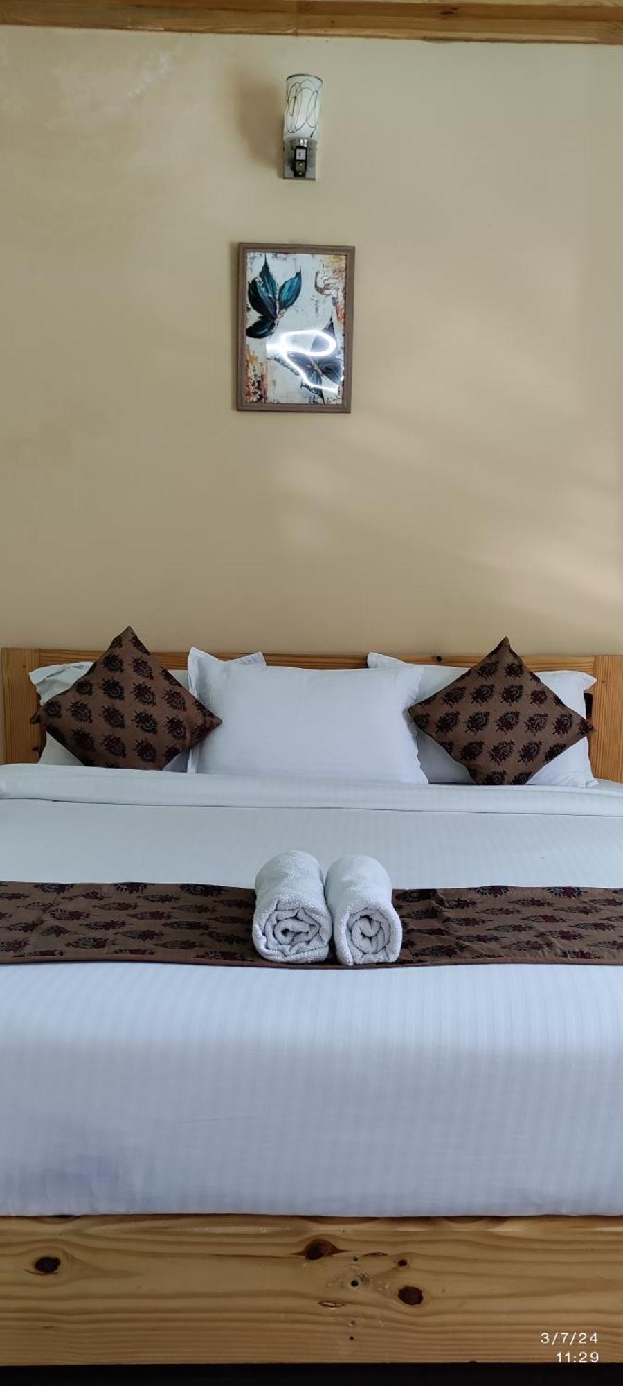 Tirthan Grand Riverside Banjār 외부 사진