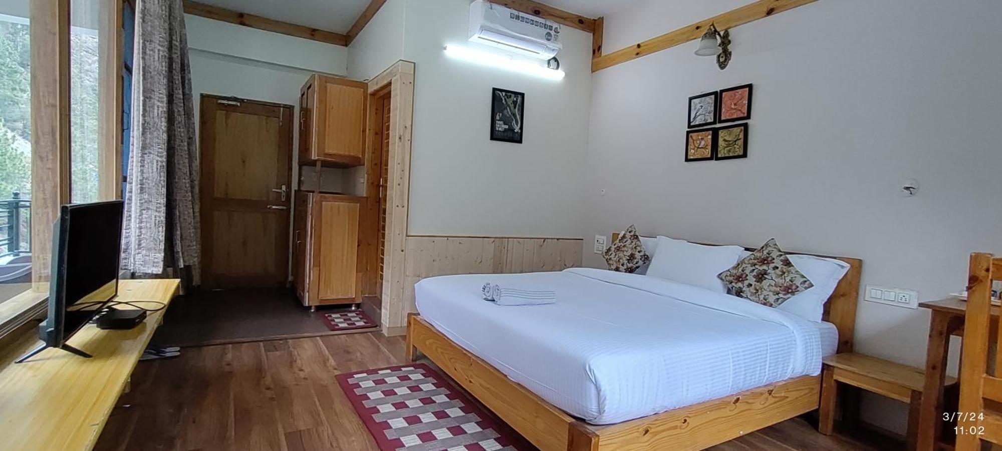 Tirthan Grand Riverside Banjār 외부 사진