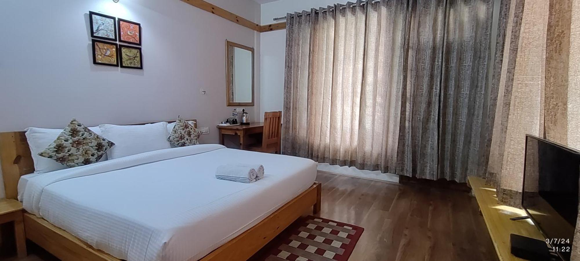Tirthan Grand Riverside Banjār 외부 사진