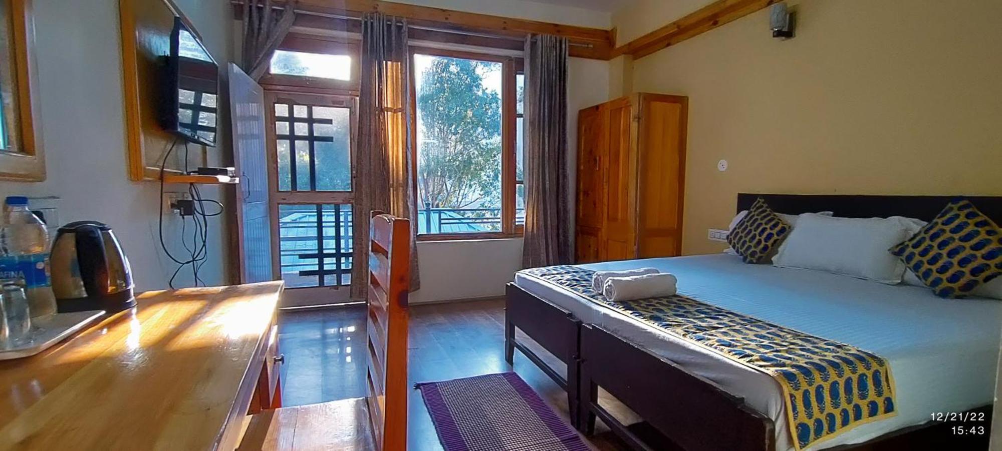 Tirthan Grand Riverside Banjār 객실 사진